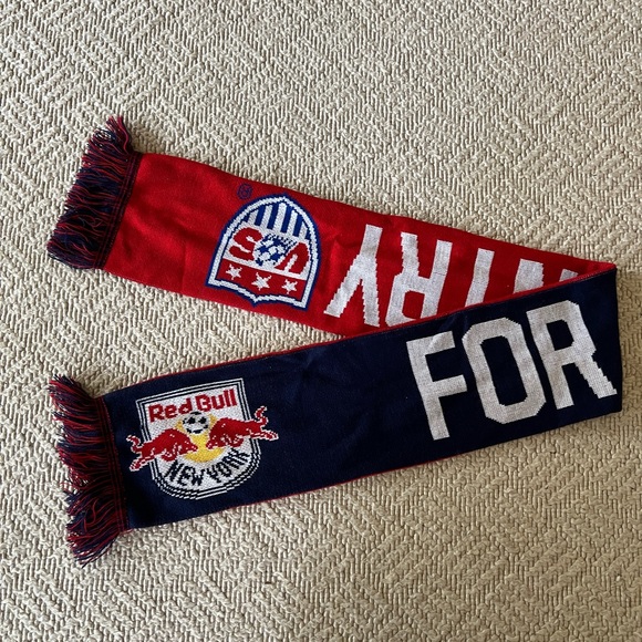 NY Red Bulls Soccer Scarf - Picture 1 of 7